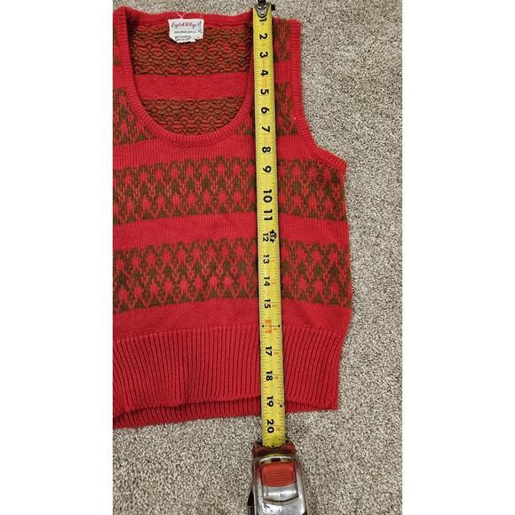 Women's English Village Vintage Sweater Vest, Red And Gold, Size M - Picture 6 of 7